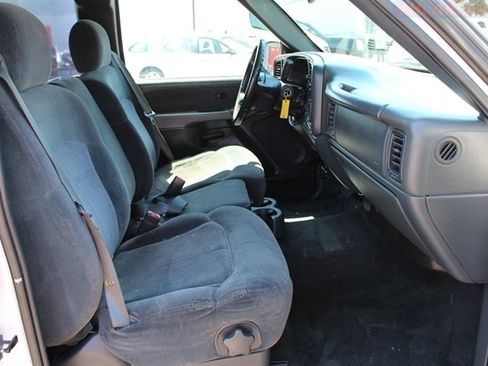 Used 2001 Chevrolet Silverado 2500 LS w/ Off-Road Skid Plate Pkg AWD/4WD image 28