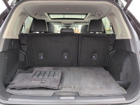 Used 2023 Nissan Rogue SV w/ SV Premium Package image 19