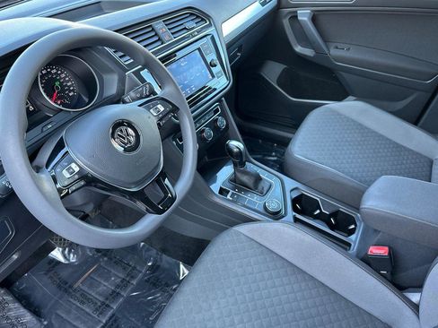 Used 2019 Volkswagen Tiguan S image 9
