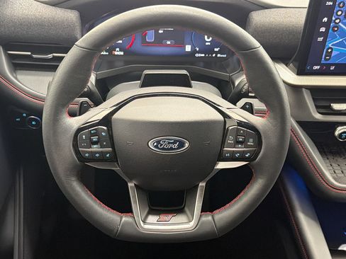 Used 2025 Ford Explorer ST AWD/4WD image 16
