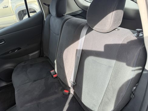 Used 2017 Nissan Leaf SV w/ Protection Package image 15