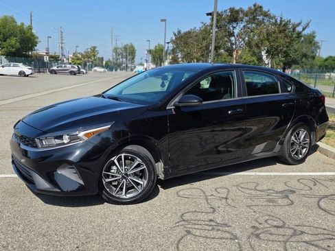 Used 2022 Kia Forte LXS FWD image 22