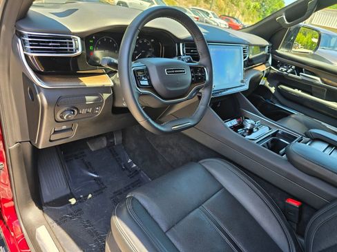 Used 2025 Jeep Grand Wagoneer 4WD image 27