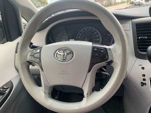 Used 2011 Toyota Sienna LE image 11