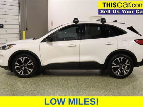 Used 2022 Ford Escape SE w/ SE Sport Appearance Package FWD image 4