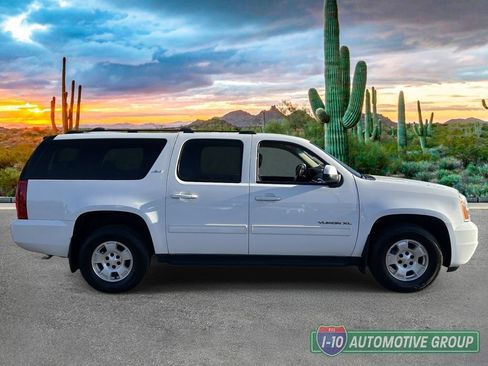 Used 2014 GMC Yukon XL SLT AWD/4WD image 2