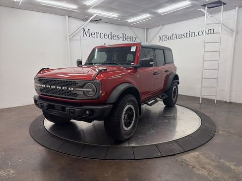 Used 2023 Ford Bronco Badlands AWD/4WD image 3
