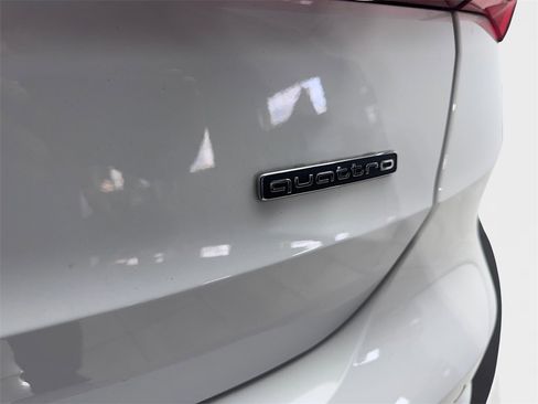 Used 2022 Audi Q3 2.0T Premium w/ Convenience Package image 24