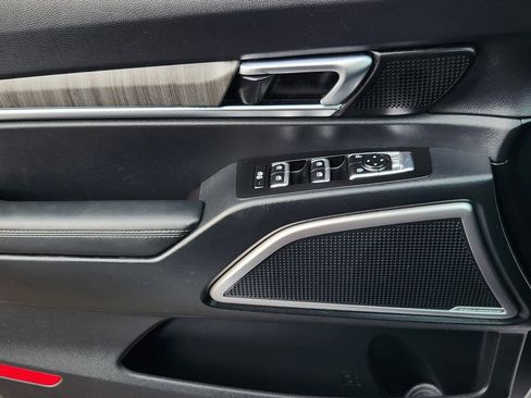 Certified 2025 Kia Telluride EX w/ EX Captain's Chair Package image 8