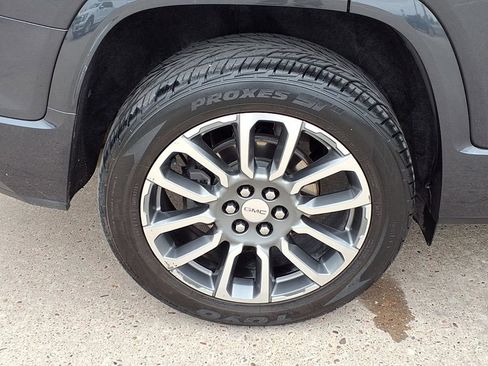Used 2021 GMC Acadia Denali w/ Denali Technology Package FWD image 8