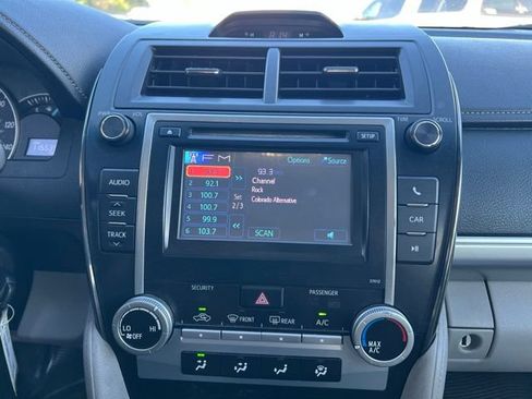 Used 2012 Toyota Camry LE FWD image 18