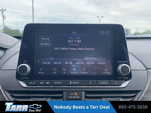 Used 2024 Nissan Altima 2.5 SV FWD image 12