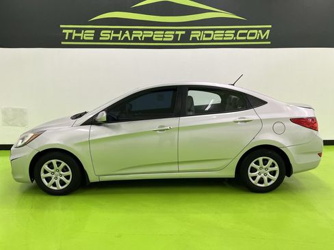 Used 2013 Hyundai Accent GLS FWD image 6