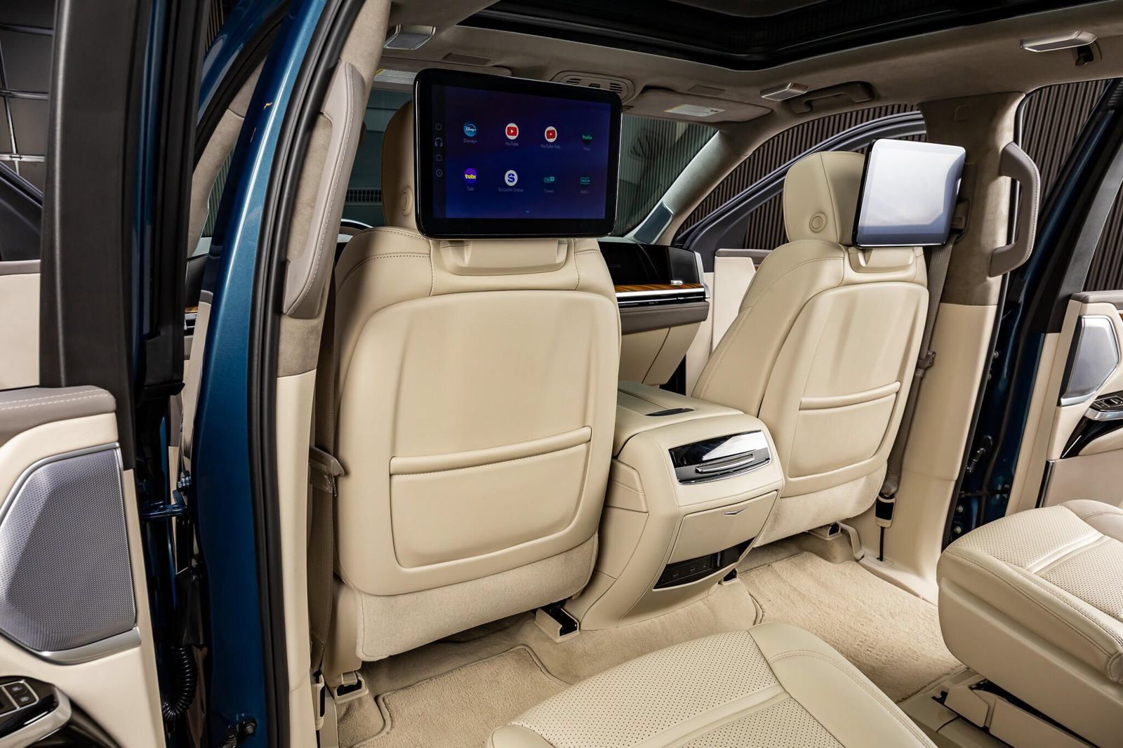 Used 2025 Cadillac Escalade Sport Platinum AWD/4WD image 36