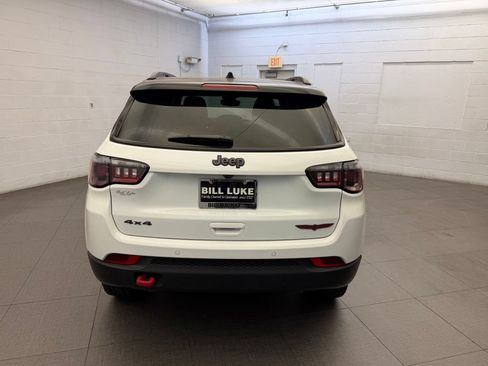 New 2026 Jeep Compass Trailhawk w/ Sun, Sound & Navigation Group AWD/4WD image 4