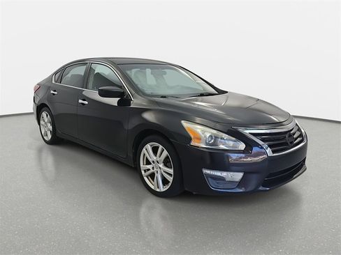 Used 2013 Nissan Altima 3.5 S image 3