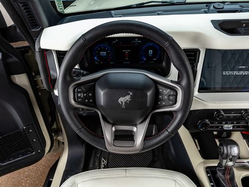 Used 2026 Ford Bronco Heritage Edition AWD/4WD image 13