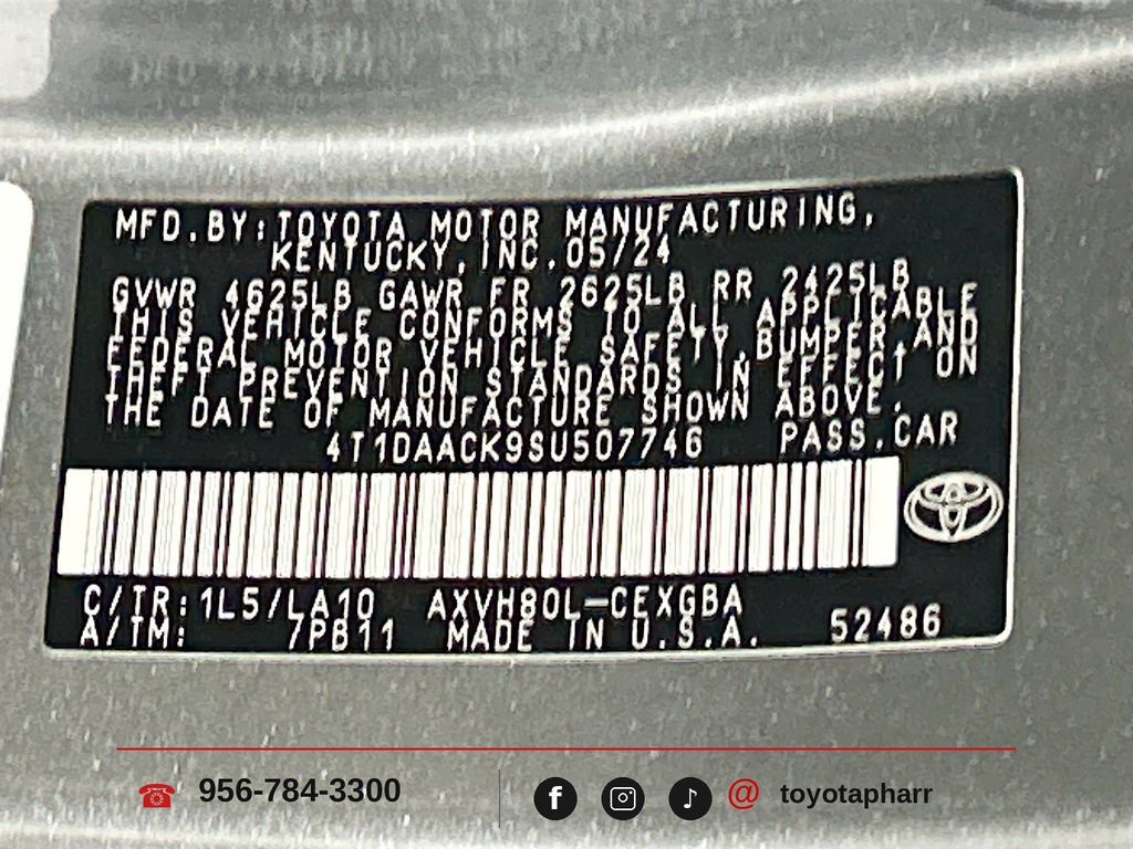 Used 2025 Toyota Camry XLE w/ Premium Package FWD image 32
