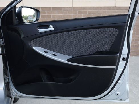 Used 2013 Hyundai Accent GS FWD image 25