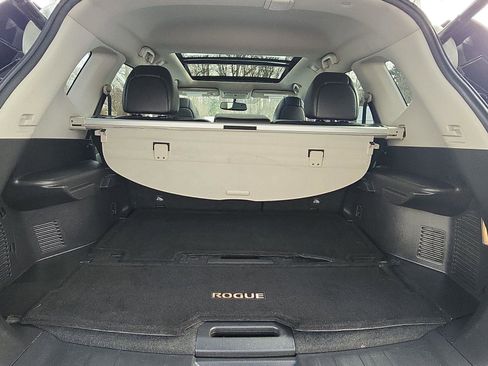 Used 2016 Nissan Rogue SL w/ SL Premium Package image 26