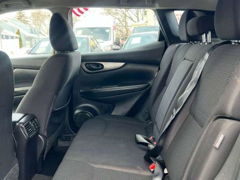 Used 2021 Nissan Rogue Sport S image 24