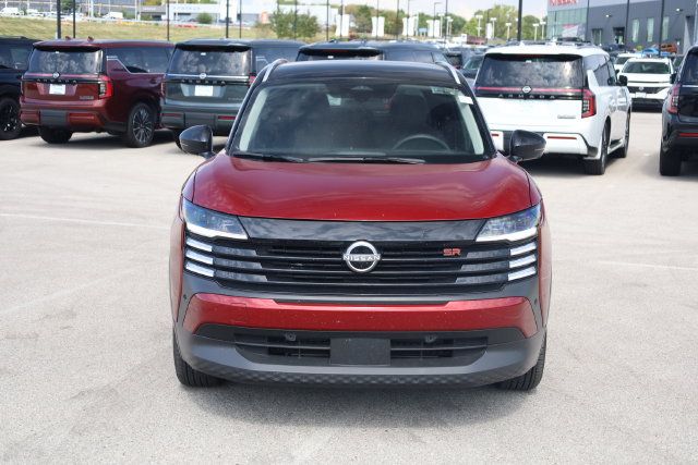 Used 2025 Nissan Kicks SR FWD image 3