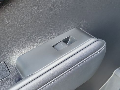 Certified 2024 Toyota Highlander LE AWD/4WD image 15