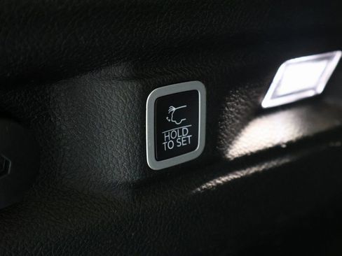 Used 2022 Jeep Grand Cherokee L Limited image 19