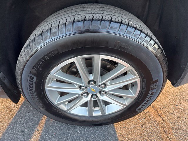 Used 2023 Chevrolet Traverse LT FWD image 11