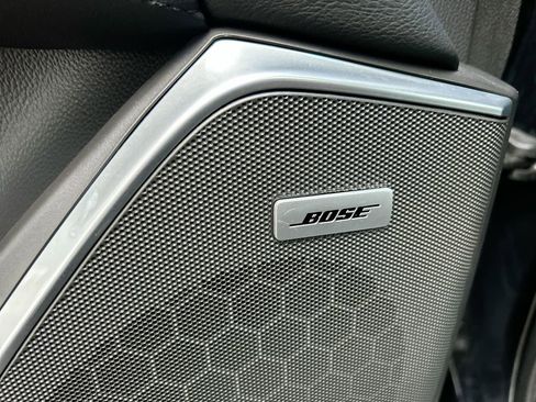 Used 2019 Cadillac Escalade Luxury w/ Escalade Sport Edition AWD/4WD image 28