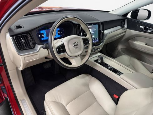 Used 2024 Volvo XC60 B5 Core AWD/4WD image 15