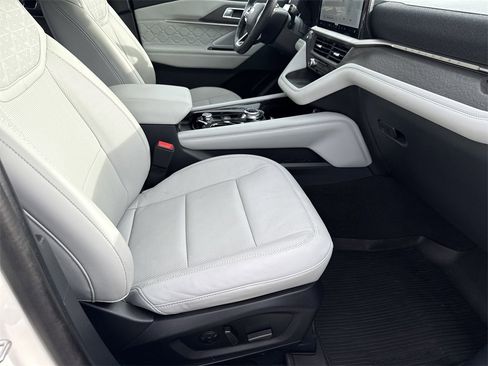 Used 2025 Ford Explorer Platinum w/ LUX Leather Package image 13