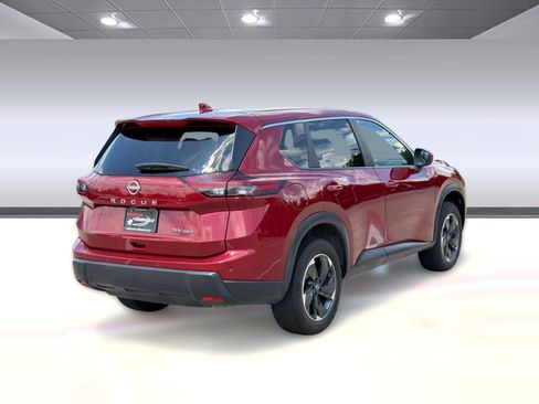 Used 2024 Nissan Rogue SV AWD/4WD image 9