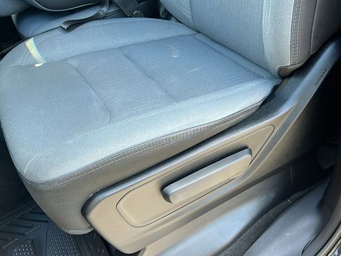 Used 2022 RAM 1500 Big Horn AWD/4WD image 16