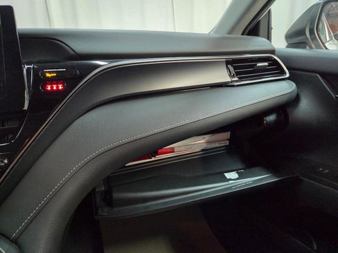 Used 2022 Toyota Camry SE FWD image 22