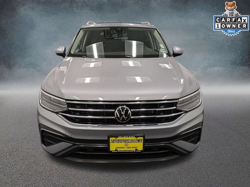 Used 2022 Volkswagen Tiguan SE AWD/4WD image 2