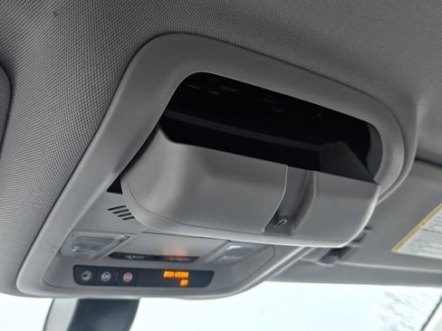 Used 2019 Chevrolet Equinox LT image 34