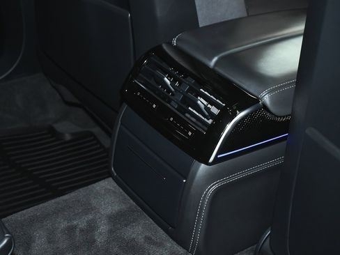 Used 2023 Audi S8 image 65