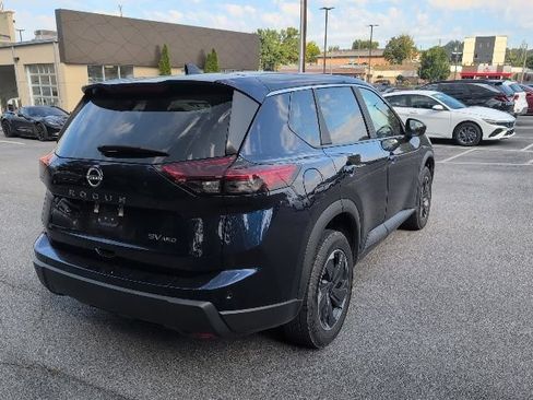 Used 2024 Nissan Rogue SV AWD/4WD image 8