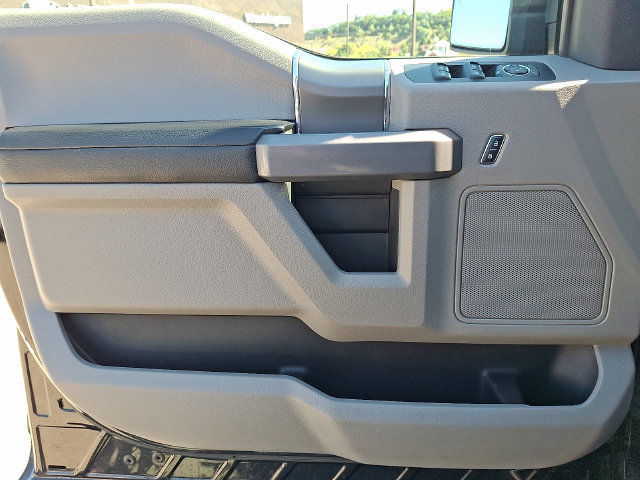 Used 2017 Ford F150 XLT w/ Equipment Group 302A Luxury AWD/4WD image 12