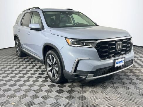 Used 2024 Honda Pilot Touring image 8