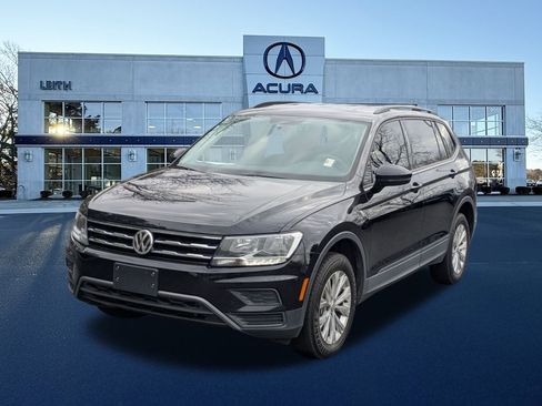 Used 2020 Volkswagen Tiguan S image 1