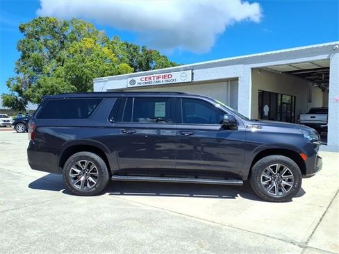 Used 2023 Chevrolet Suburban Z71 w/ Luxury Package image 8