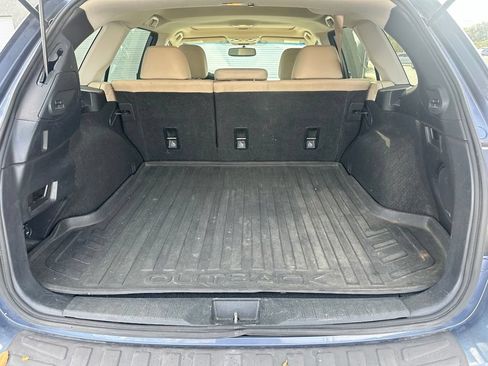 Used 2017 Subaru Outback 2.5i Limited AWD/4WD image 4