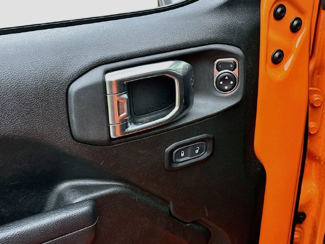 Used 2025 Jeep Wrangler Unlimited Sport AWD/4WD image 18