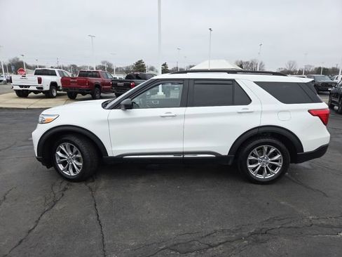 Used 2023 Ford Explorer XLT w/ Equipment Group 202A image 24