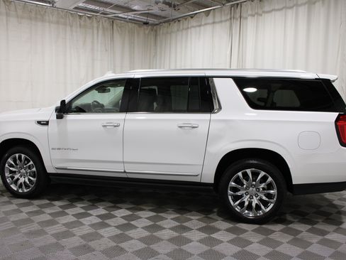 Used 2023 GMC Yukon XL Denali AWD/4WD image 33