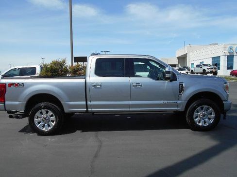 Certified 2021 Ford F250 Platinum w/ FX4 Off-Road Package AWD/4WD image 4