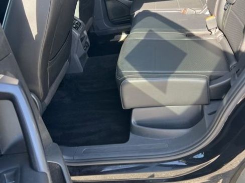 Used 2021 Volkswagen Tiguan SEL image 9