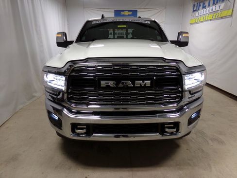 Used 2024 RAM 2500 Limited image 2